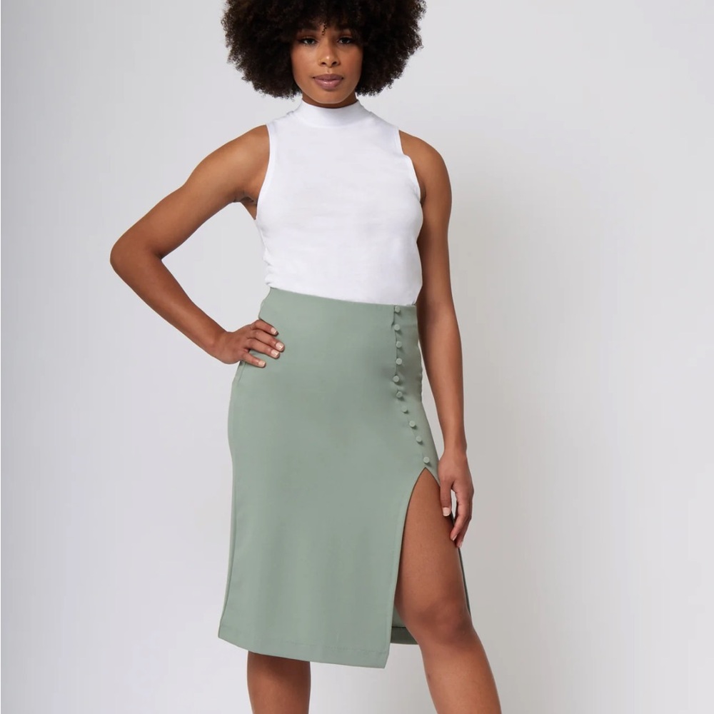 Gorgeous new light green dress with slit